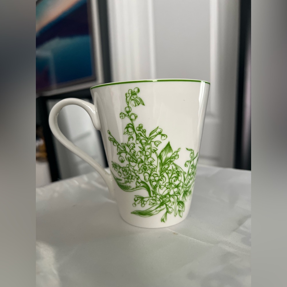 Dior Lily of the Valley Green Mug - Picture 10 of 10